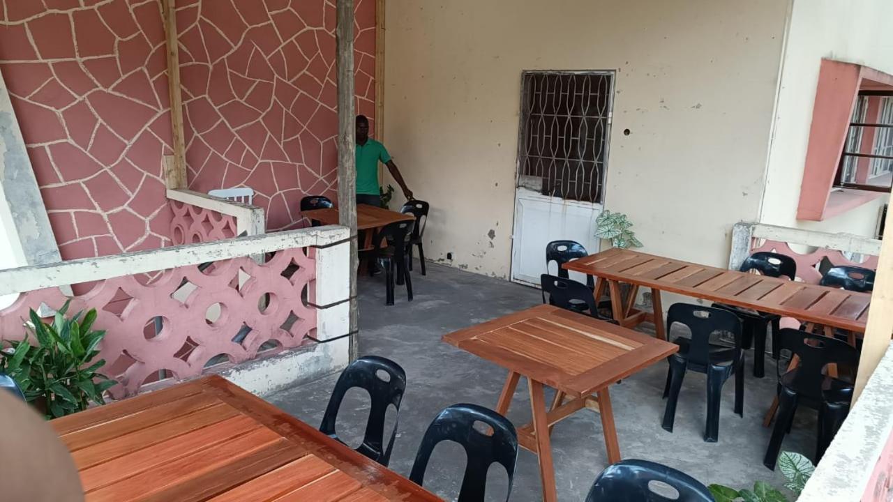 Ruby - Casa De Hospedes - Backpackers Nampula Eksteriør bilde